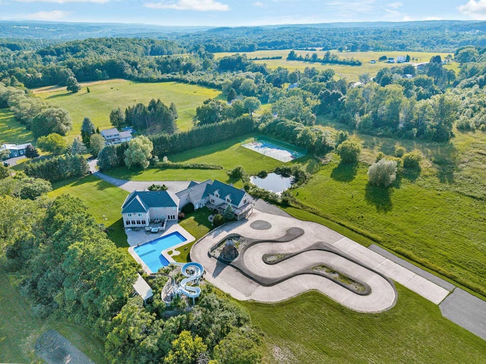 Luxury Estate with Pool Waterslide & Hot Tub House in Saratoga