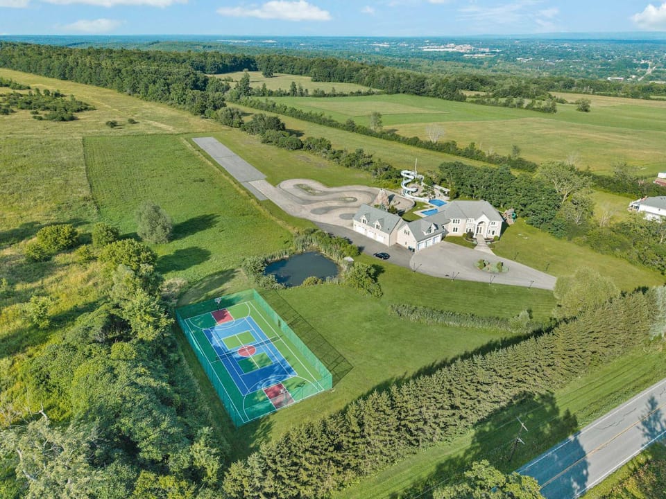 Luxury Estate with Pool Waterslide & Hot Tub House in Saratoga