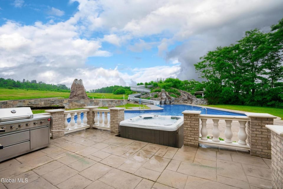 Luxury Estate with Pool Waterslide & Hot Tub House in Saratoga