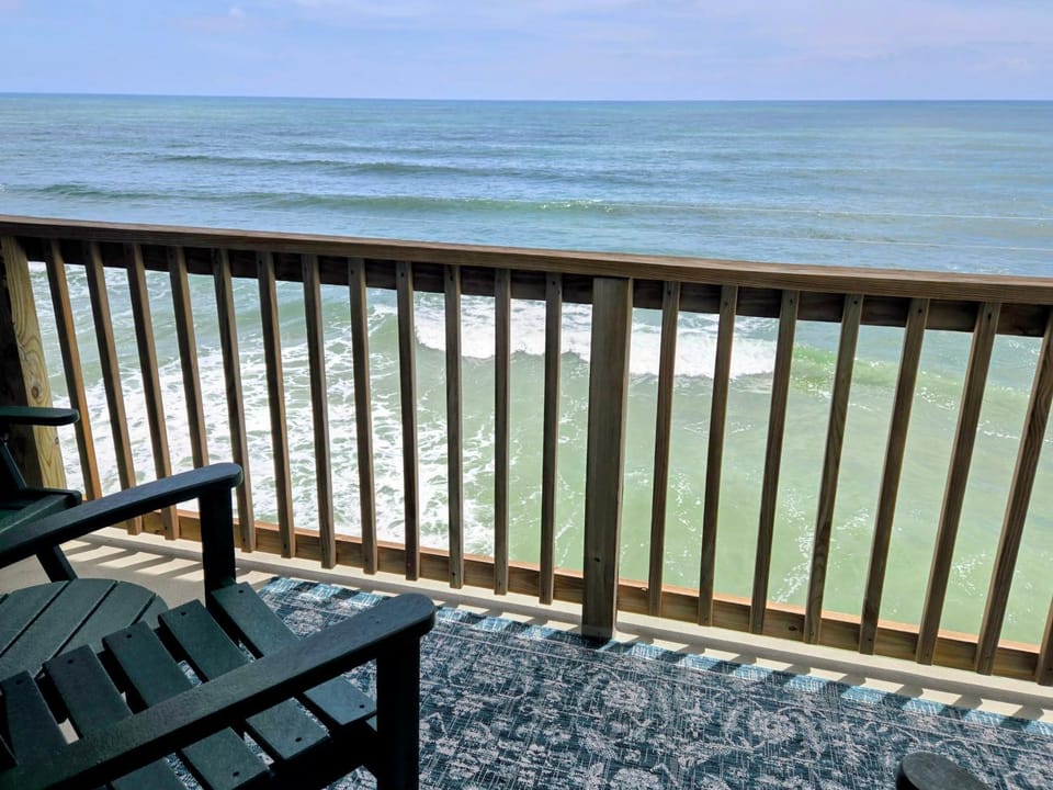 Ocean Front Paradise 376 House in North Topsail Beach
