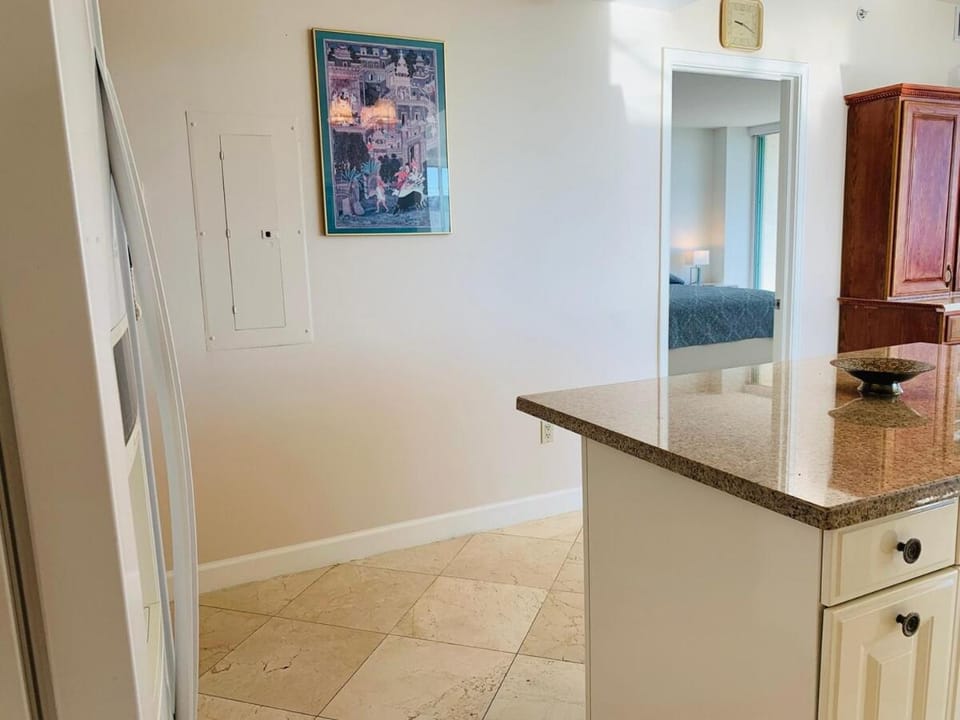 Luxury, Style and Amazing views in Miami Apartment in Coconut Grove
