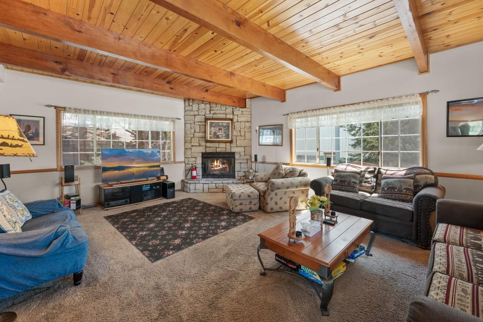 TV and multimedia, Living room, Seating area