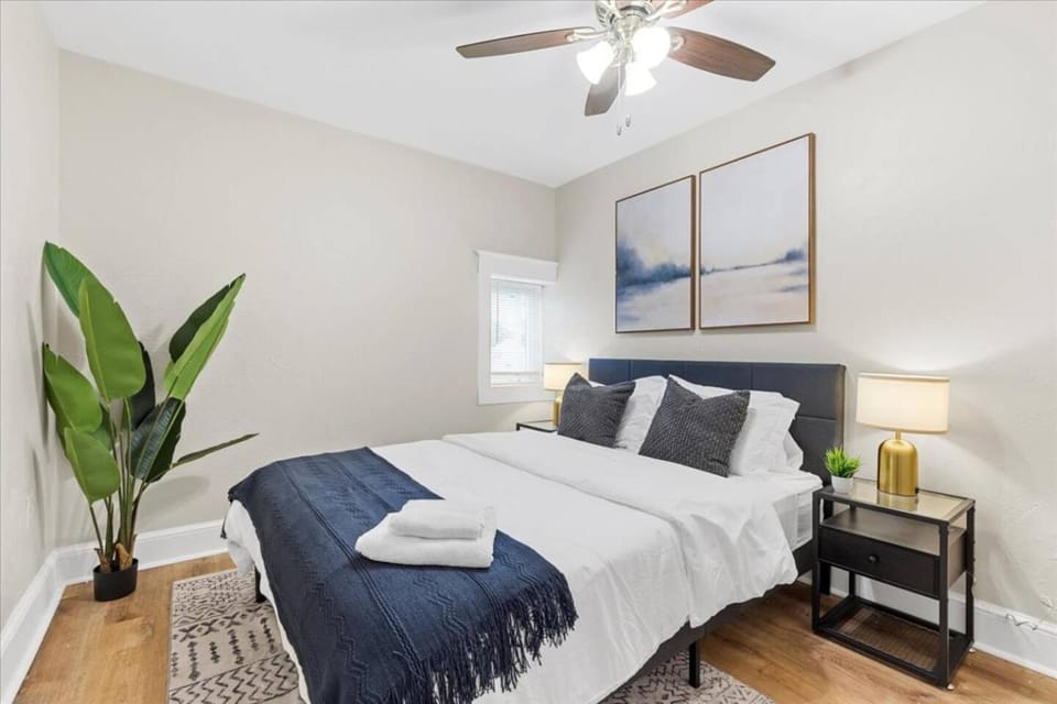 Trendy 2BR Apt Close to Pittsburgh Attractions Apartment in Pittsburgh