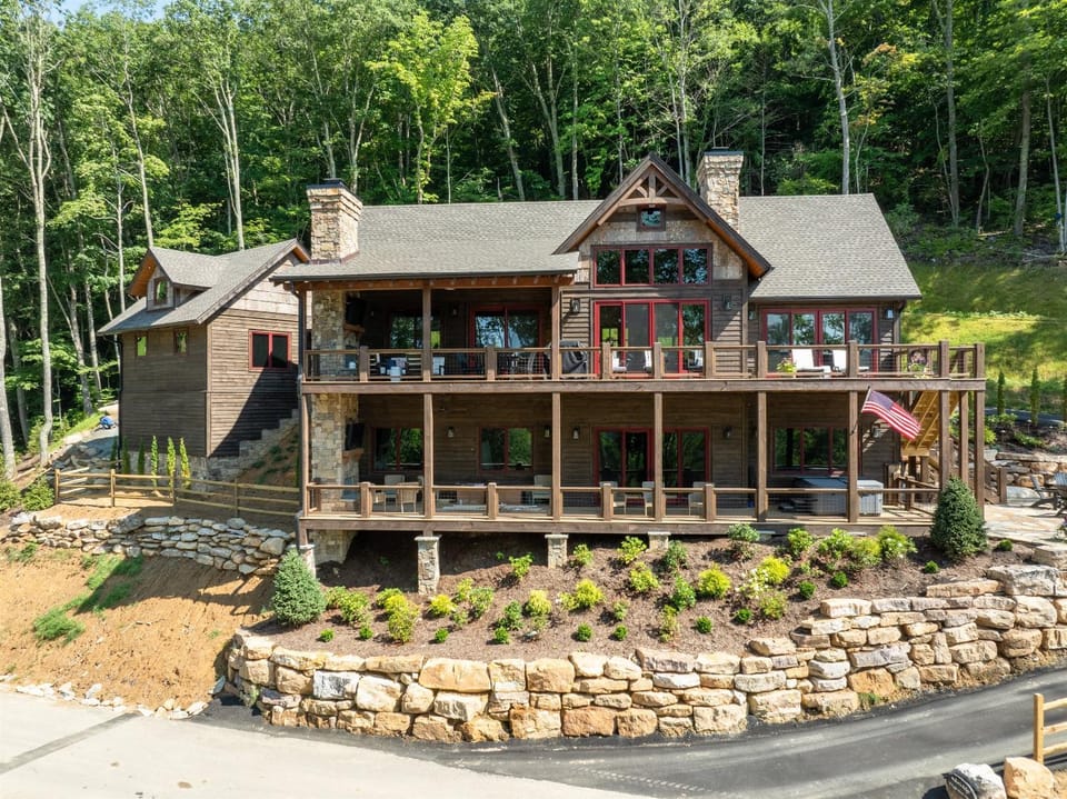 Walkers Ridge at Eagles Nest House in Beech Mountain
