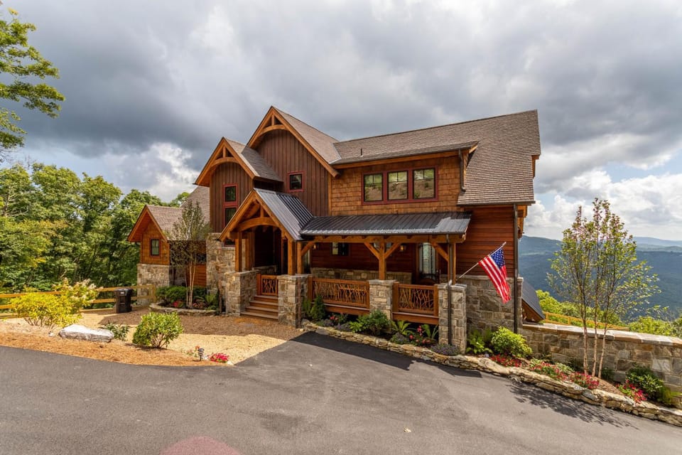Majestic View Hideaway at Eagles Nest House in Beech Mountain