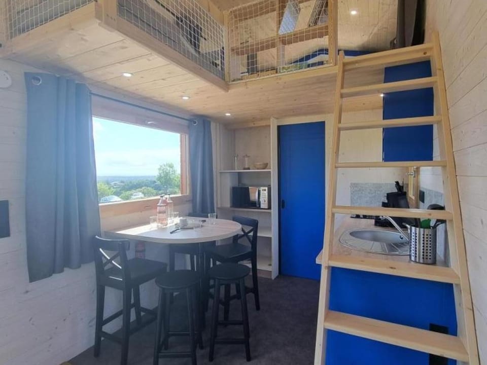 Tiny House cosy avec clim - 4 pers. - FR-1-496-408 Apartment in Auvergne-Rhône-Alpes