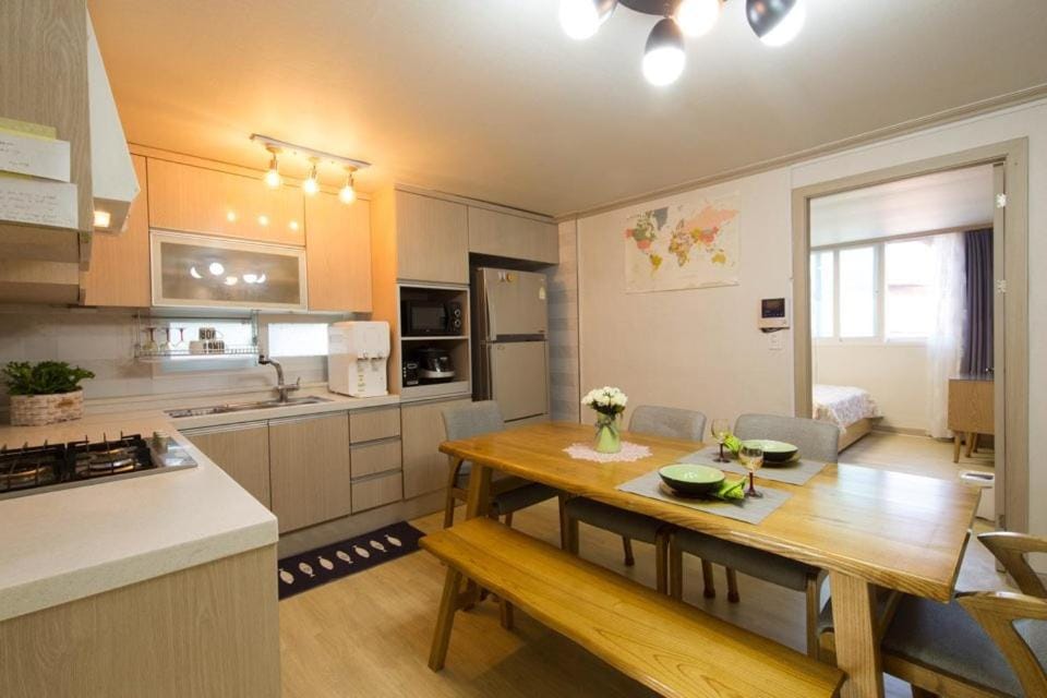 옥상달빛 게스트하우스 Apartment in Seoul