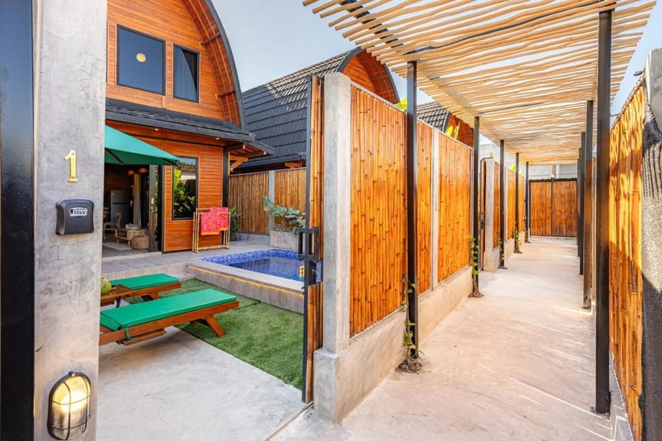 New! Stylish Lumbung Loft 1BR Villa2, Kerobokan Villa in North Kuta