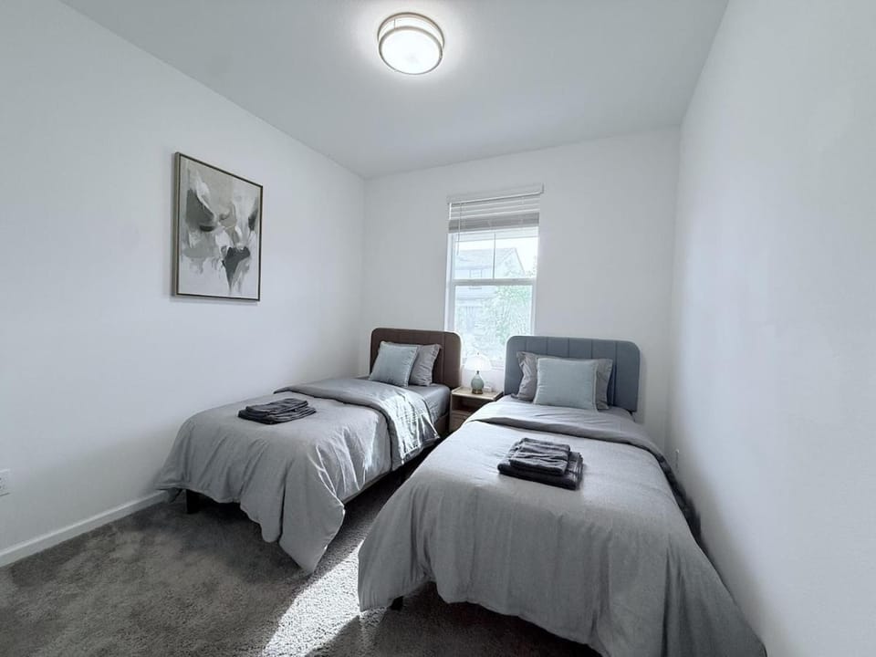 10445 Luxury 5B 3B Near Casino AC n Prking GreatNeighbors Villa in Elk Grove