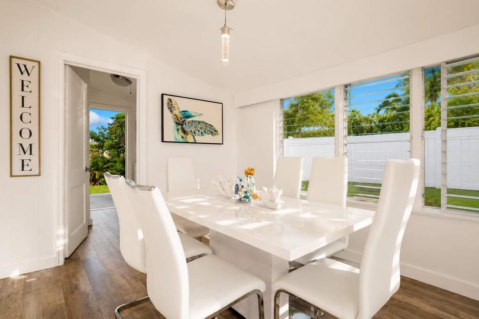 Seating area, Dining area