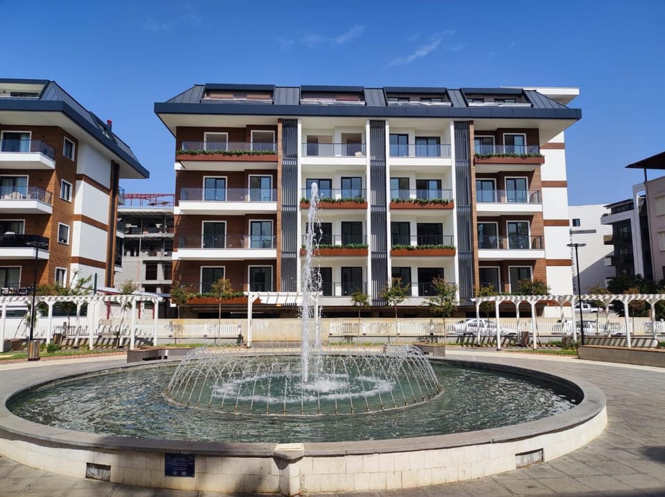 Property building, Garden view, Location