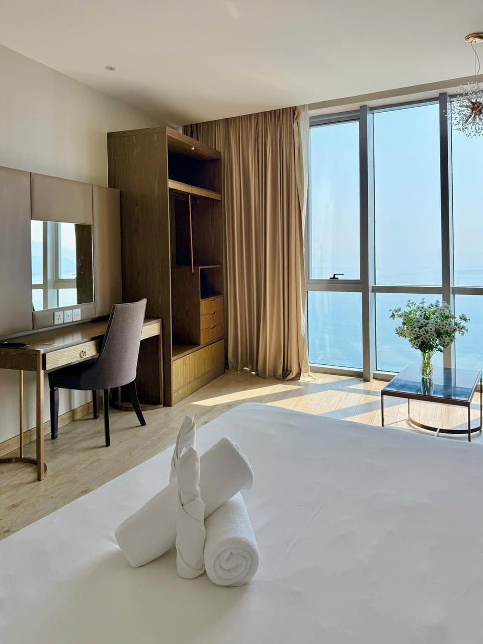 Bed, Photo of the whole room, Bedroom, Sea view, towels, wardrobe