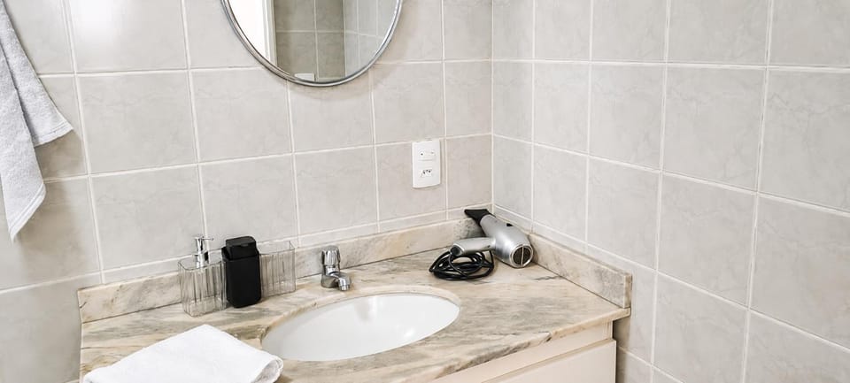 Bathroom, towels