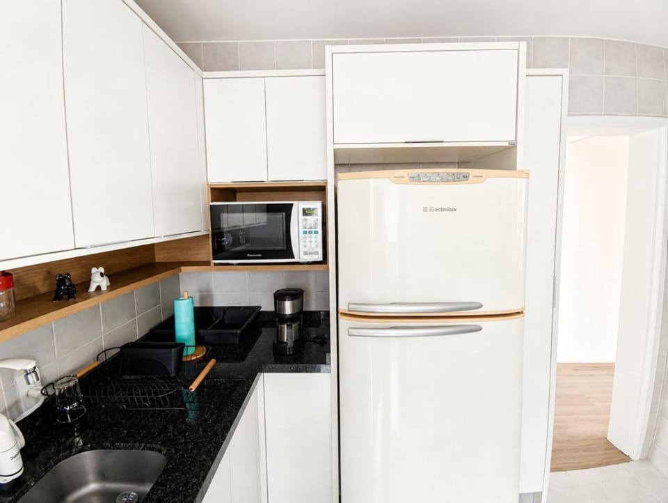 Kitchen or kitchenette, oven, stove
