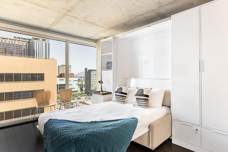 Boulevard Stays Highrise STU Sky Pool Parking Gym 31 Apartment in Phoenix