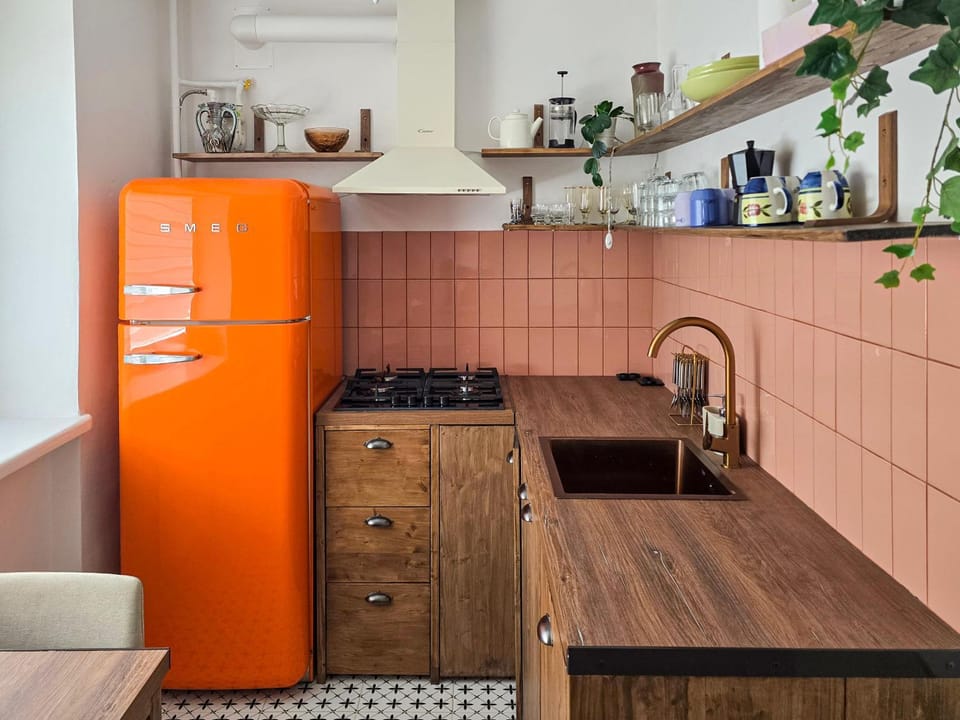 Kitchen or kitchenette, pet friendly, stove