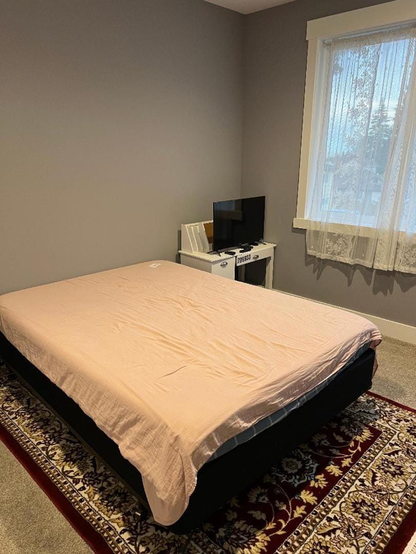 Rooms near Seatac airport on bus line Vacation rental in SeaTac