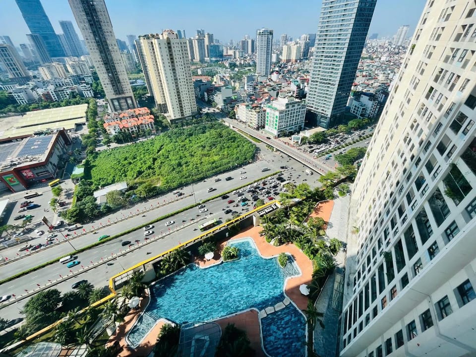 Bird's eye view, Pool view