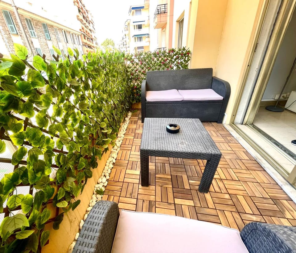 Appartement bord de mer pres de monaco proche gare sncf Carnoles Apartment in Roquebrune-Cap-Martin