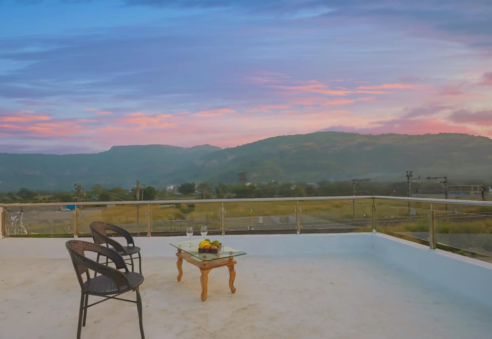 ll VIBE WITH US II BIG DADDY VILLA II 6BHK II AC II PRIVATE POOL II Villa in Maharashtra