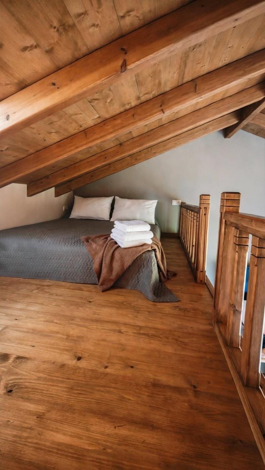 Photo of the whole room, Bedroom, bunk bed