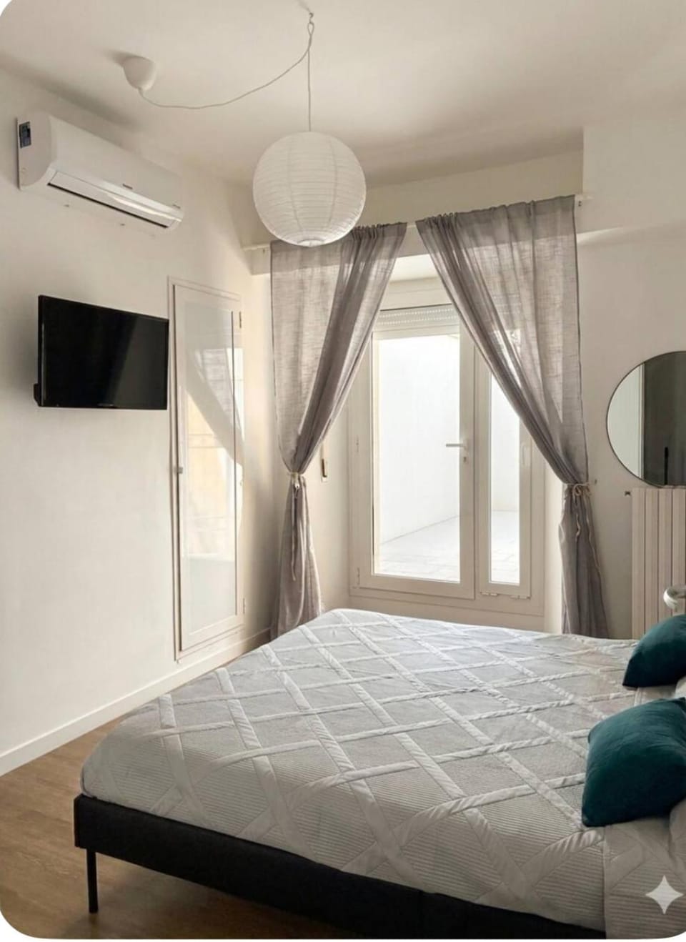 White Flat Apartment in Sirolo