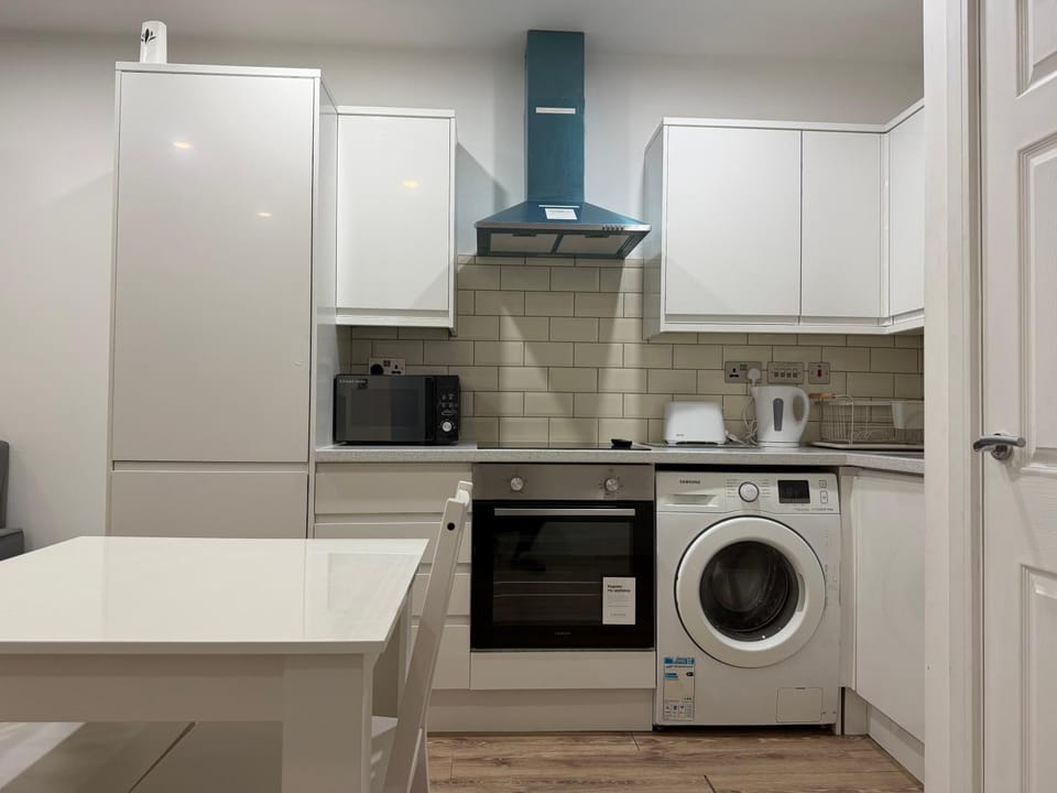 Stylish 1-BDR Apartment- Sleeps 4, Free parking Apartment in Wolverhampton