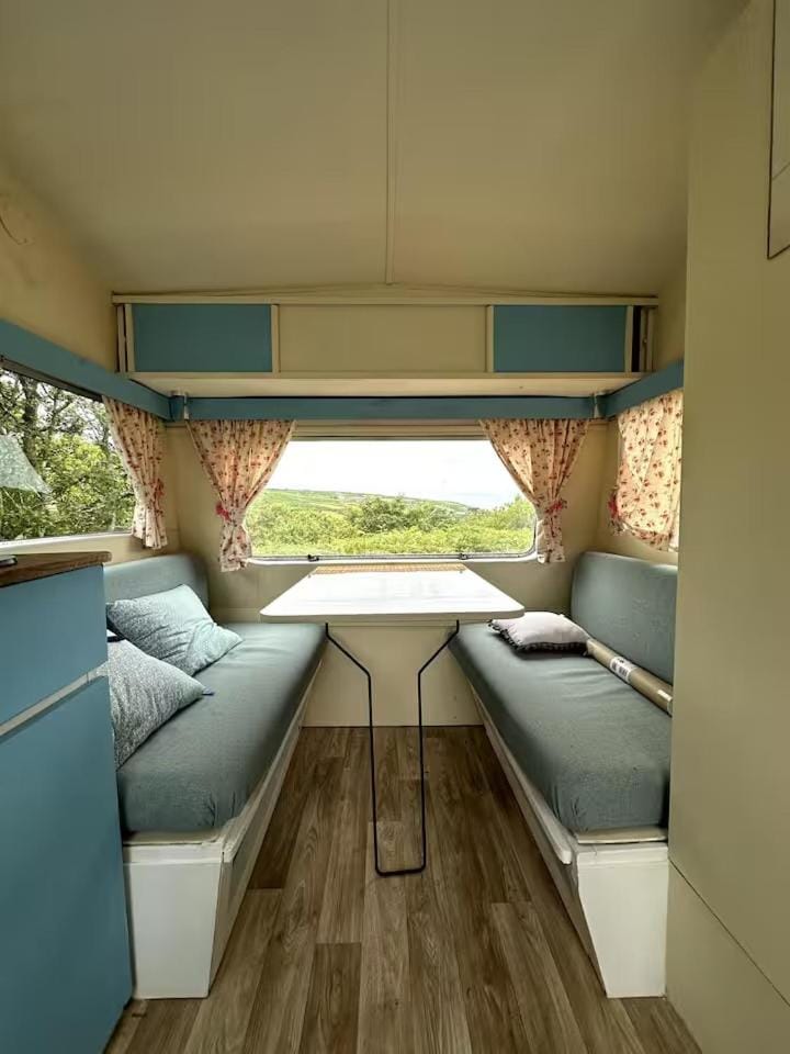 Sea View Caravan with Wood-Fired Sauna Luxury tent in Zennor