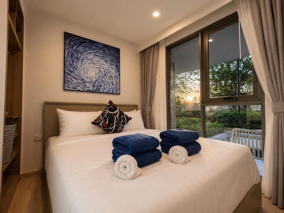 Bedroom, Garden view, towels