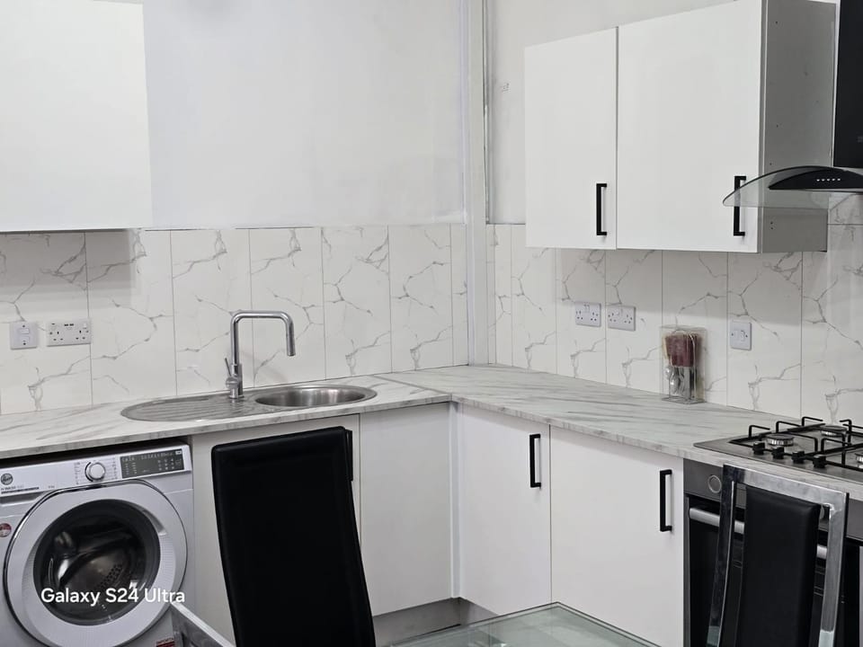 J & T property Bed and Breakfast in Grimsby