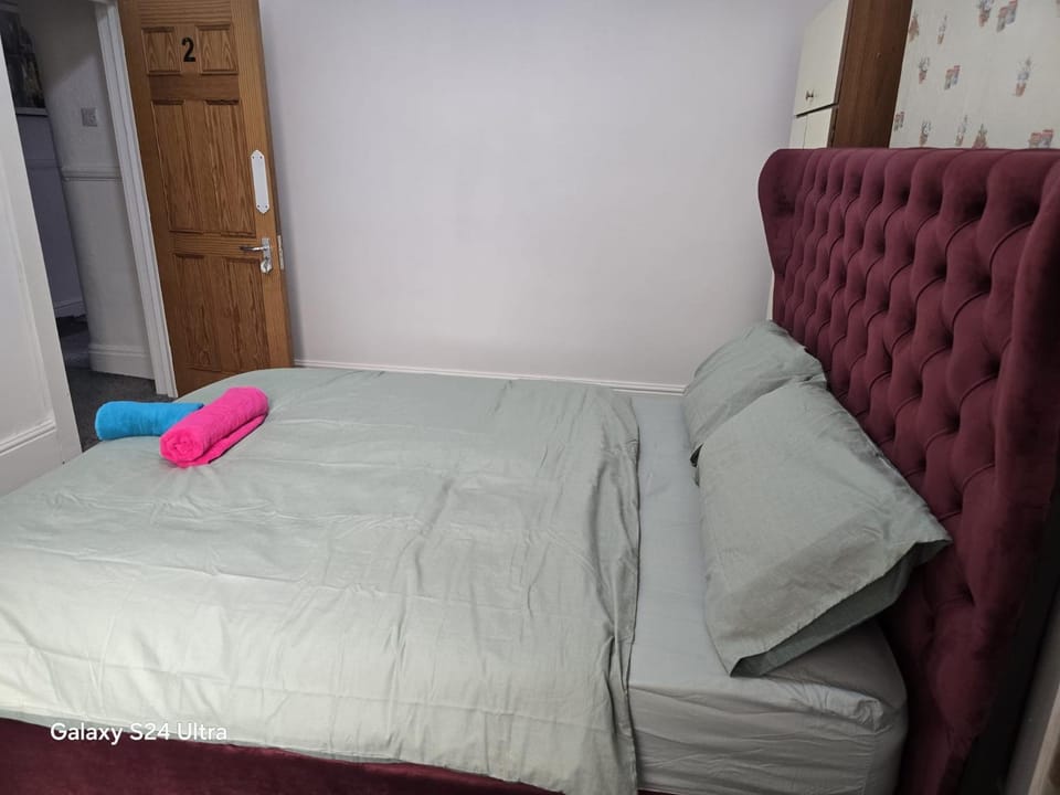 J & T property Bed and Breakfast in Grimsby