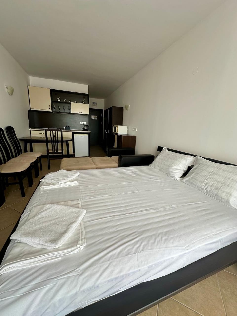 Bed, Photo of the whole room
