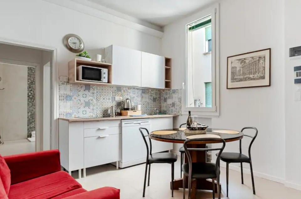 Coffee/tea facilities, Kitchen or kitchenette, Lunch, dishwasher, stove, toaster, kitchen