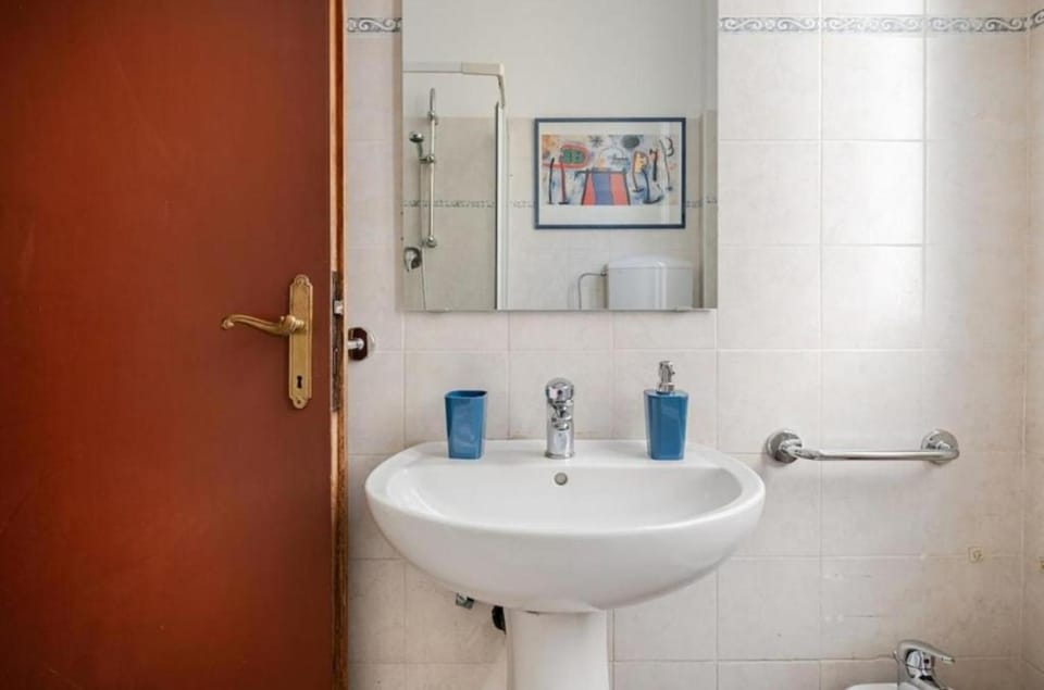 Shower, Bathroom, Decorative detail, bidet