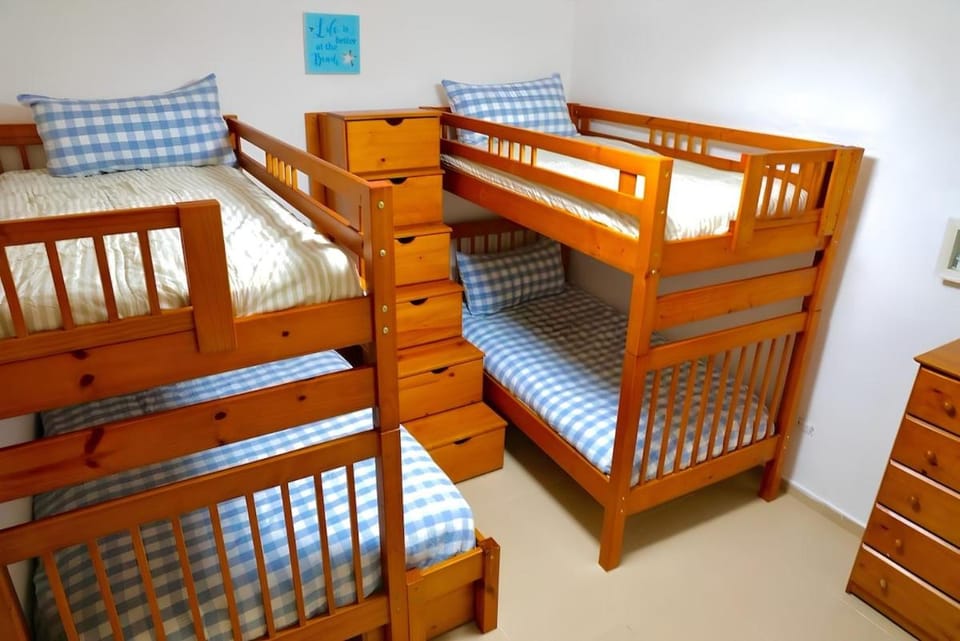 Bedroom, bunk bed
