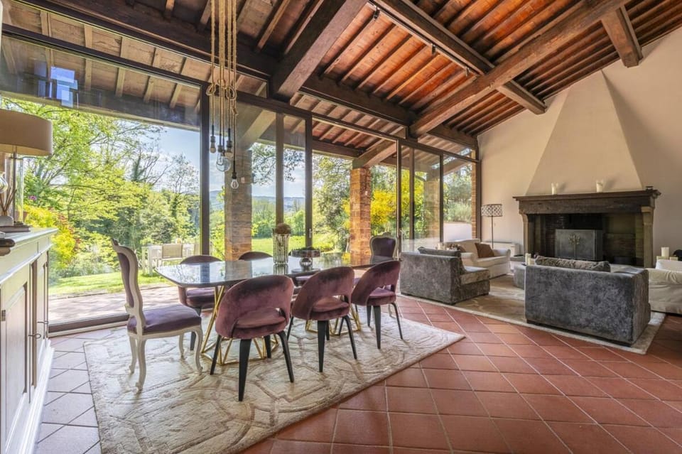 Designer Villa with Private Garden & Jacuzzi Apartment in Tuscany