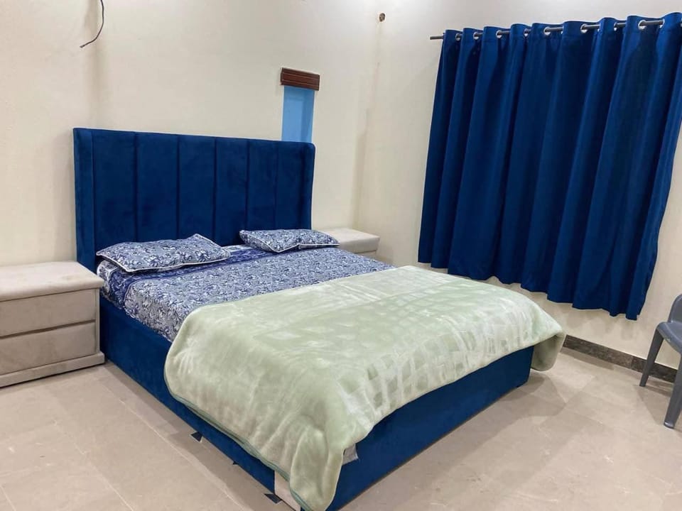Jinnah Avenue inn Guest House Bed and Breakfast in Karachi