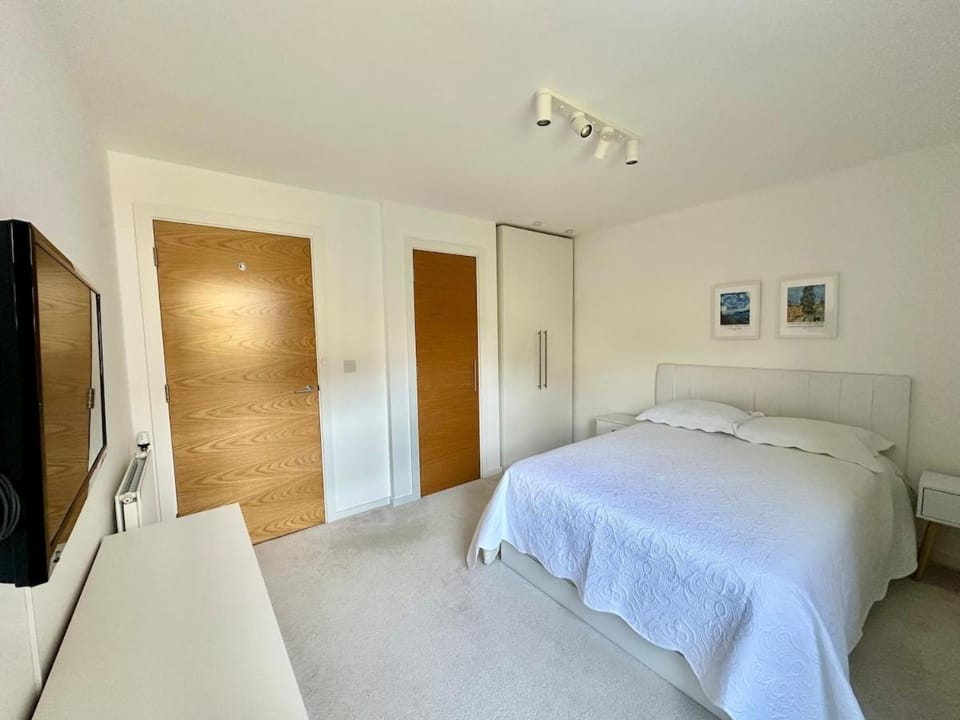 Premium Flat in London, Stanmore Apartment in Edgware
