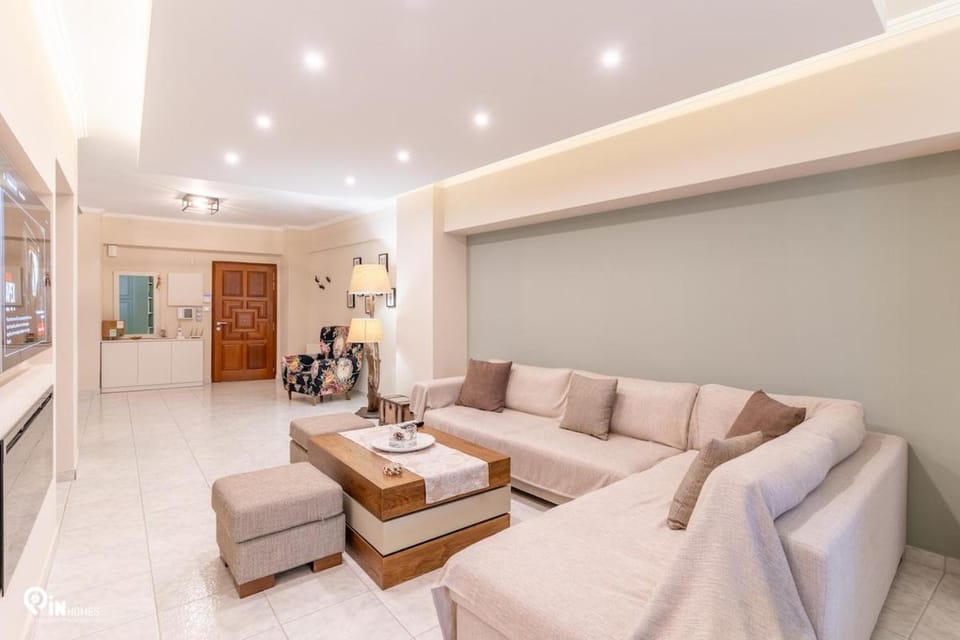Oasis Luxury Residence Near Marina & Port Apartment in Pireas