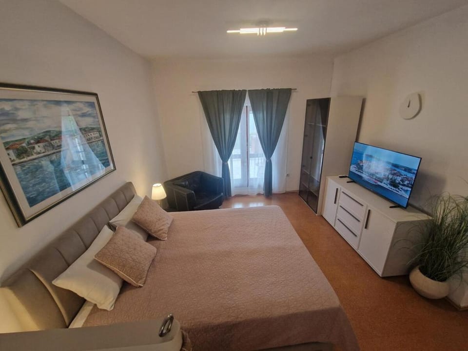 Modern and cozy studio apartment 2 min from the sea and center Apartment in Zadar County