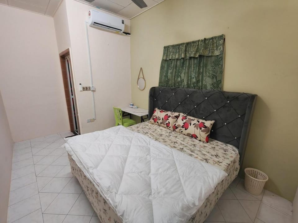 Bed, Bedroom, air conditioner