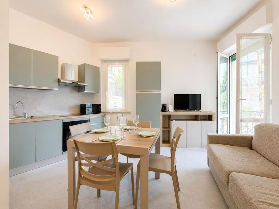 Hostdomus - La Bussola with pool Apartment in Ceriale