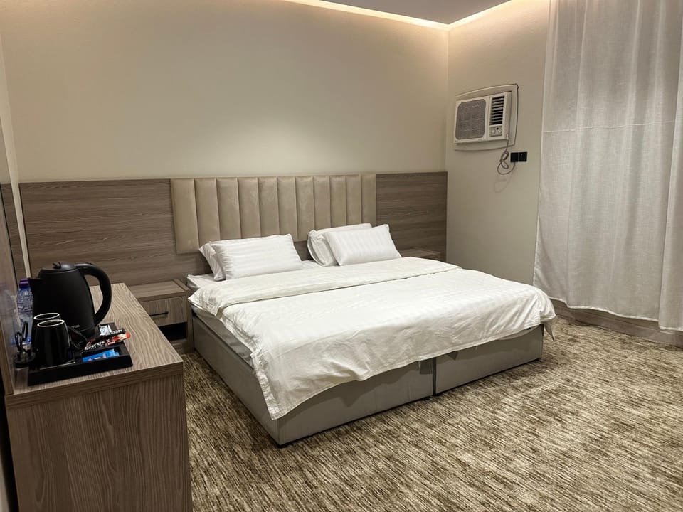 Bed, Coffee/tea facilities, Bedroom, air conditioner