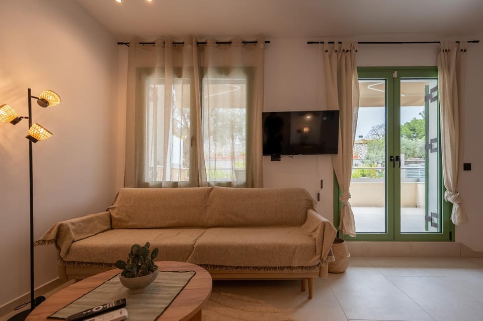 Asini deluxe suite 2, with rooftop terrace and breathtaking views Apartment in Argolis, Greece