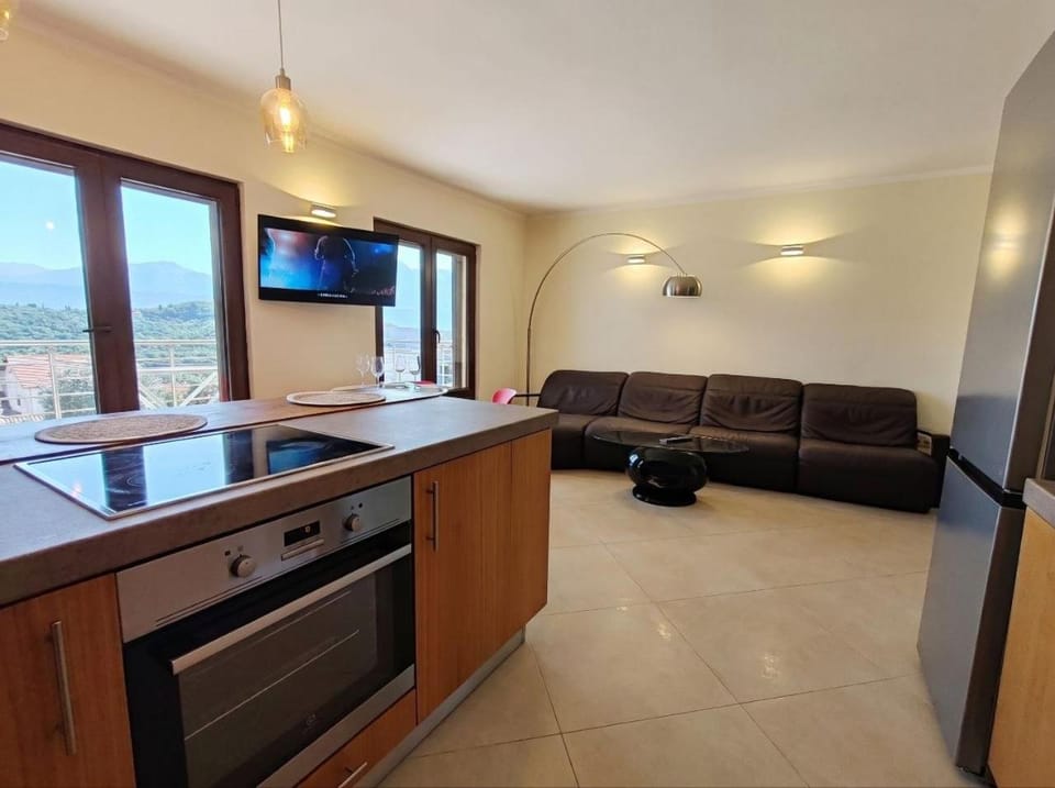 Lastavica gnezdo 2 Apartment in Kotor Municipality