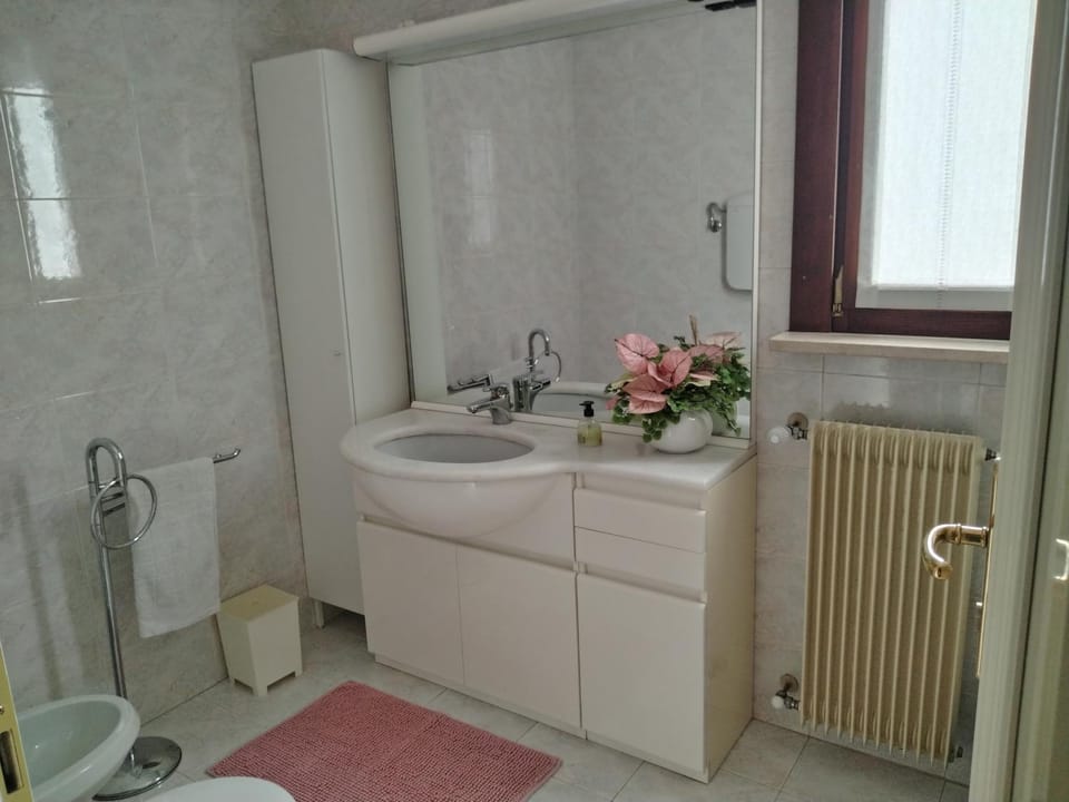 Toilet, Bathroom, Bath