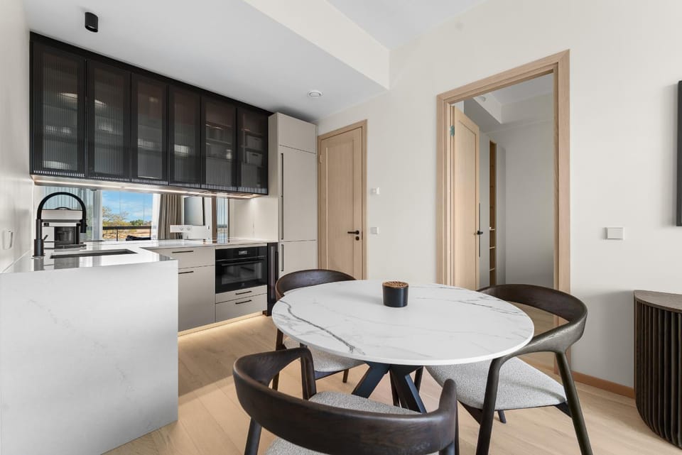 Kitchen or kitchenette, Dining area, oven, stove