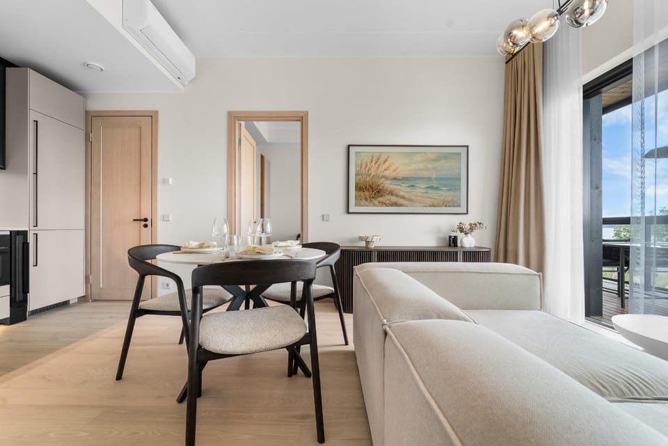 TV and multimedia, Living room, Photo of the whole room, Seating area, Dining area, air conditioner