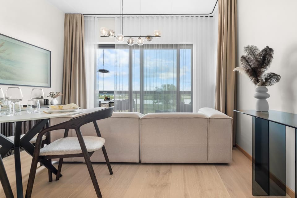 TV and multimedia, View (from property/room), Living room, Dining area, Area and facilities