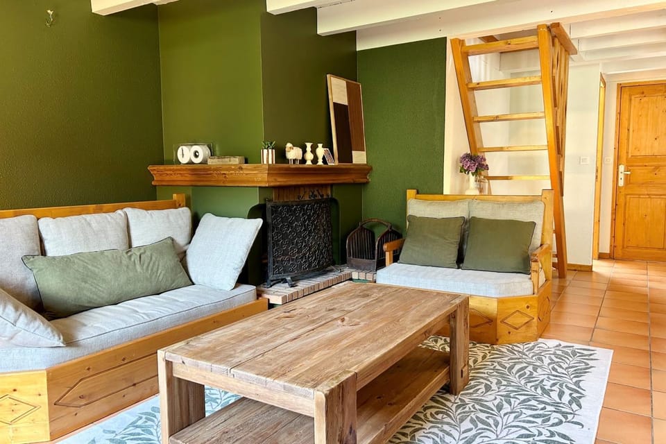 Apartment - heart of the village Apartment in Saint-Chaffrey